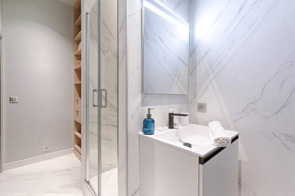 Appartement Champs Elysees Marbeuf Magnifique 4p
