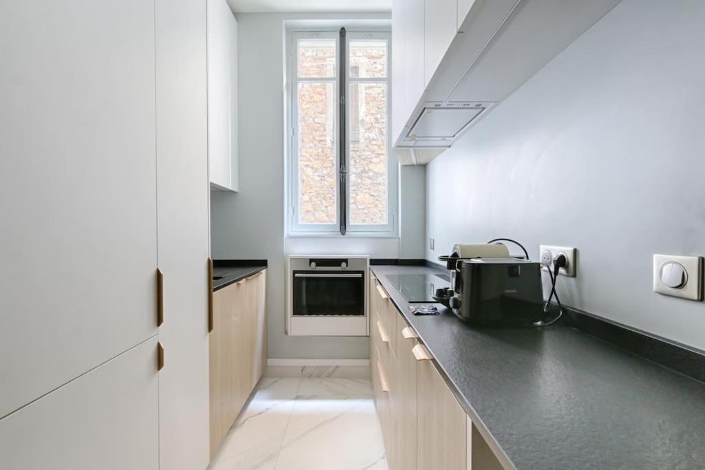 Champs Elysees Marbeuf Magnifique 4p Appartement